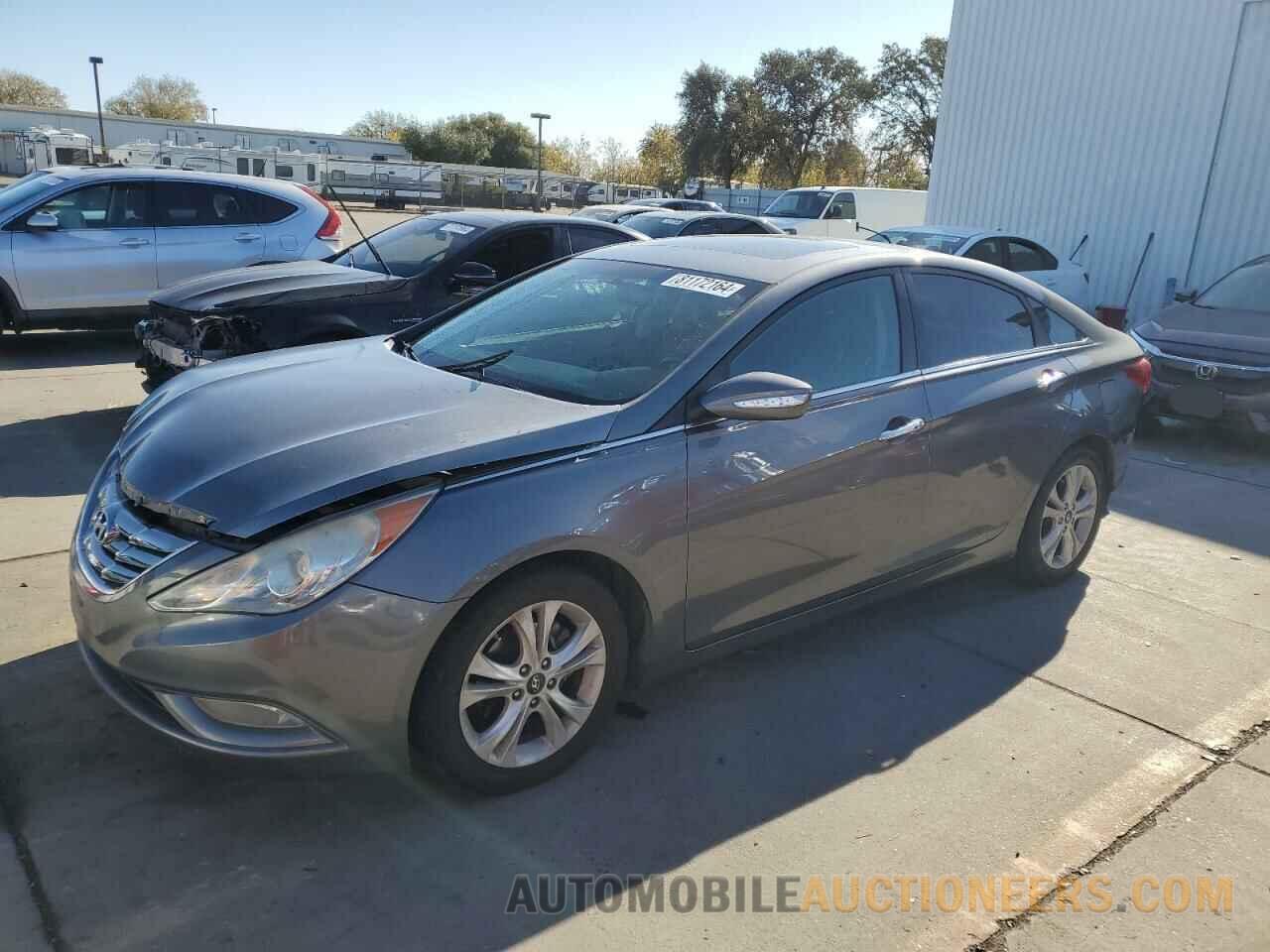 5NPEC4AC5BH161446 HYUNDAI SONATA 2011