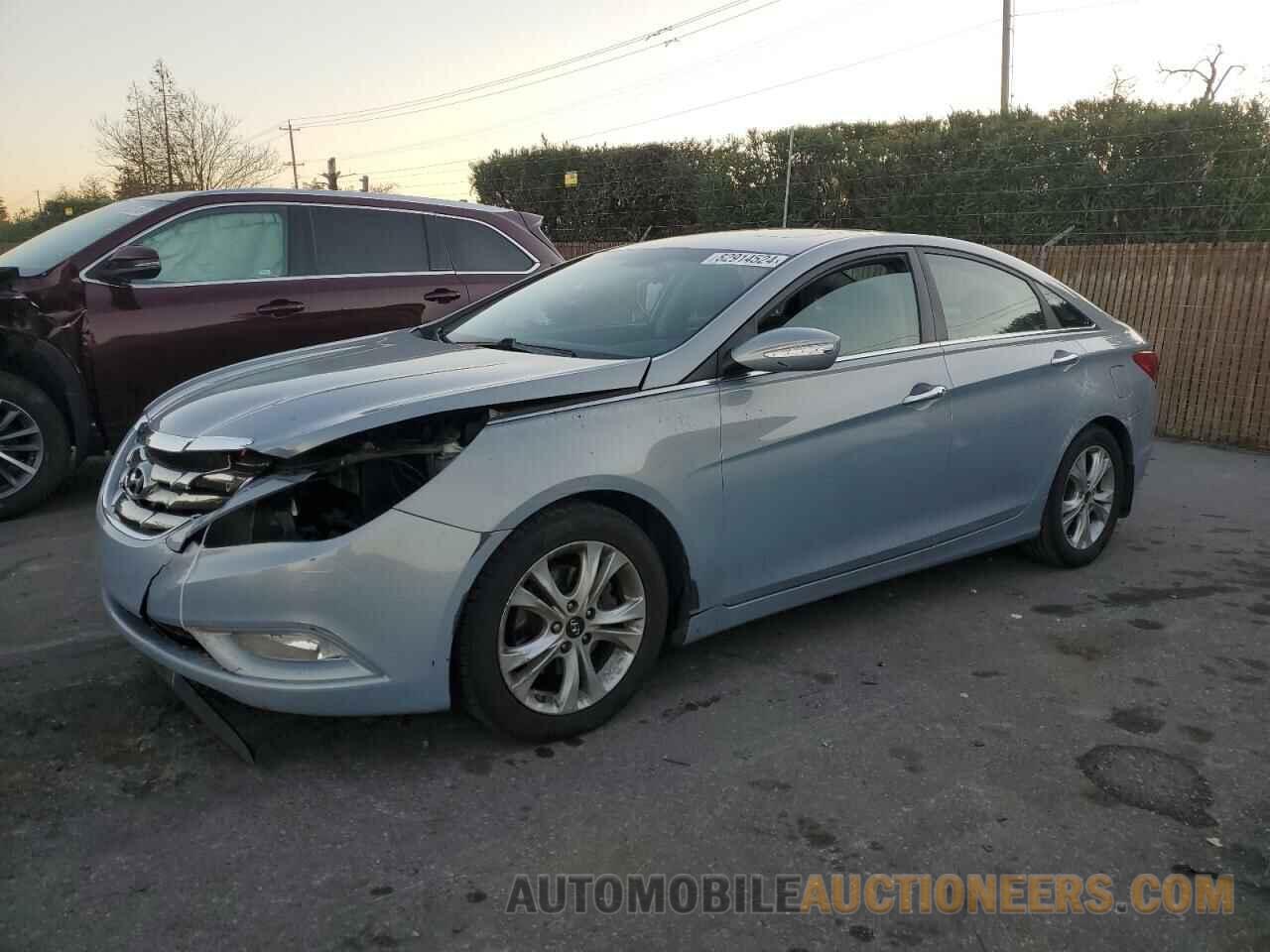 5NPEC4AC5BH289640 HYUNDAI SONATA 2011