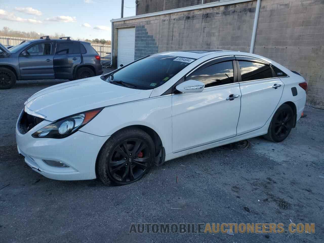 5NPEC4AC6BH113082 HYUNDAI SONATA 2011