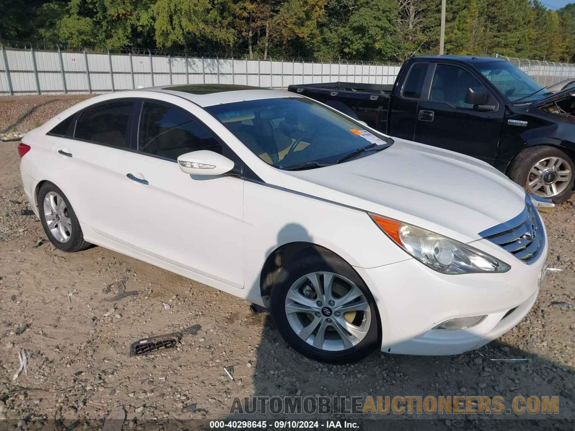 5NPEC4AC6BH305294 HYUNDAI SONATA 2011