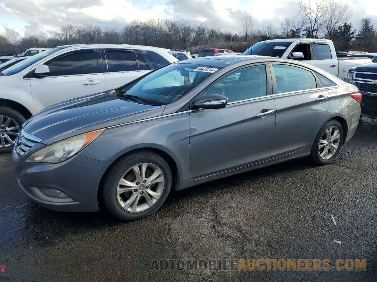 5NPEC4AC7BH020944 HYUNDAI SONATA 2011