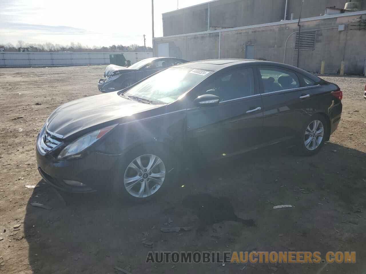 5NPEC4AC7BH267493 HYUNDAI SONATA 2011