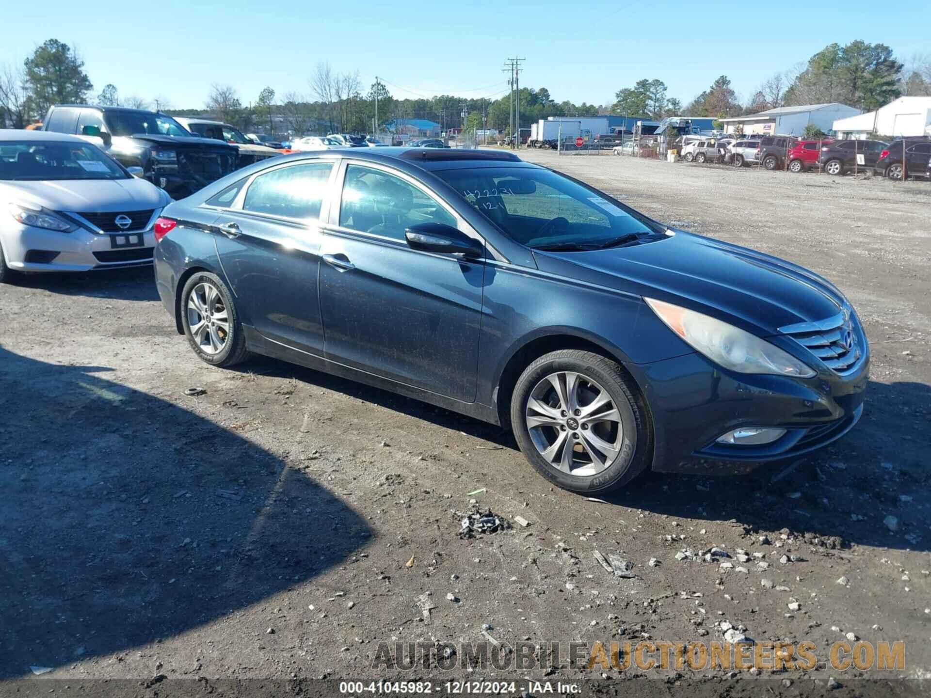 5NPEC4AC7BH306339 HYUNDAI SONATA 2011