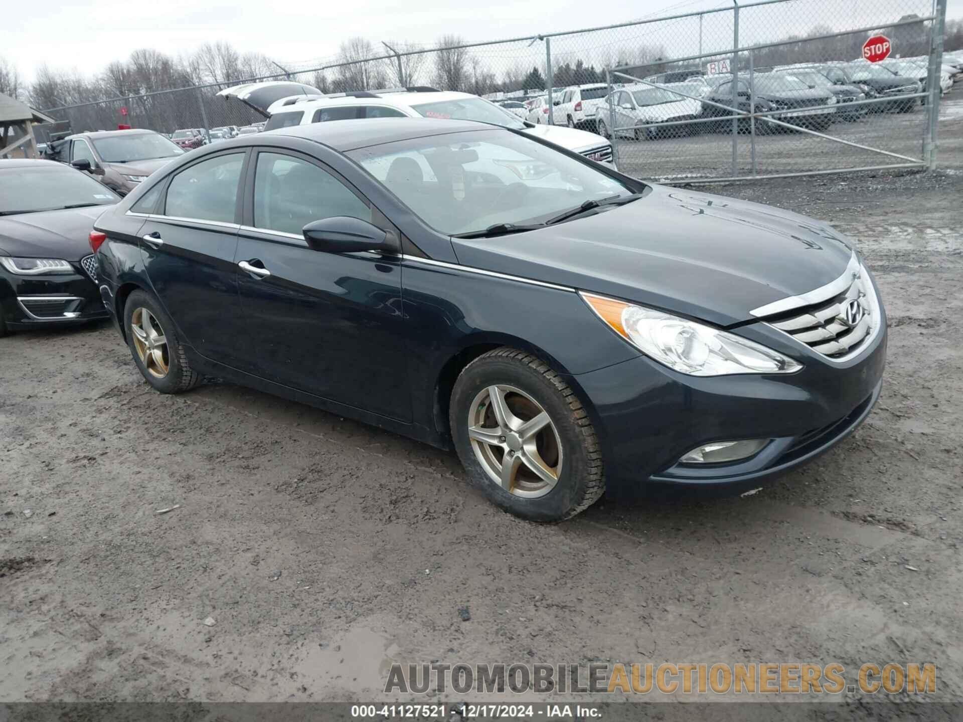 5NPEC4AC8BH063026 HYUNDAI SONATA 2011