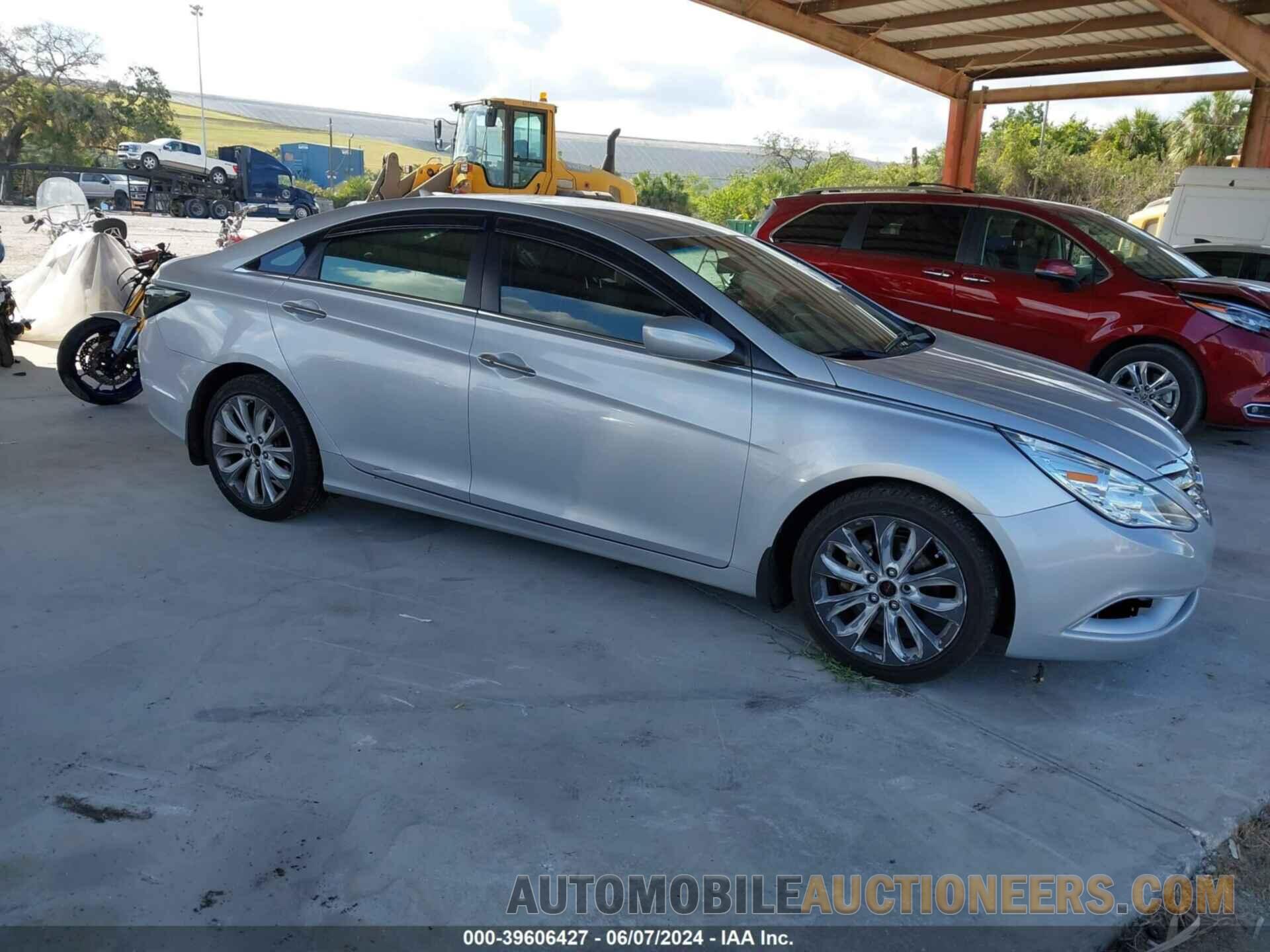 5NPEC4AC8BH108255 HYUNDAI SONATA 2011