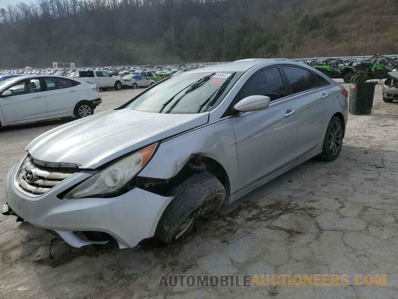 5NPEC4AC8BH240304 HYUNDAI SONATA 2011