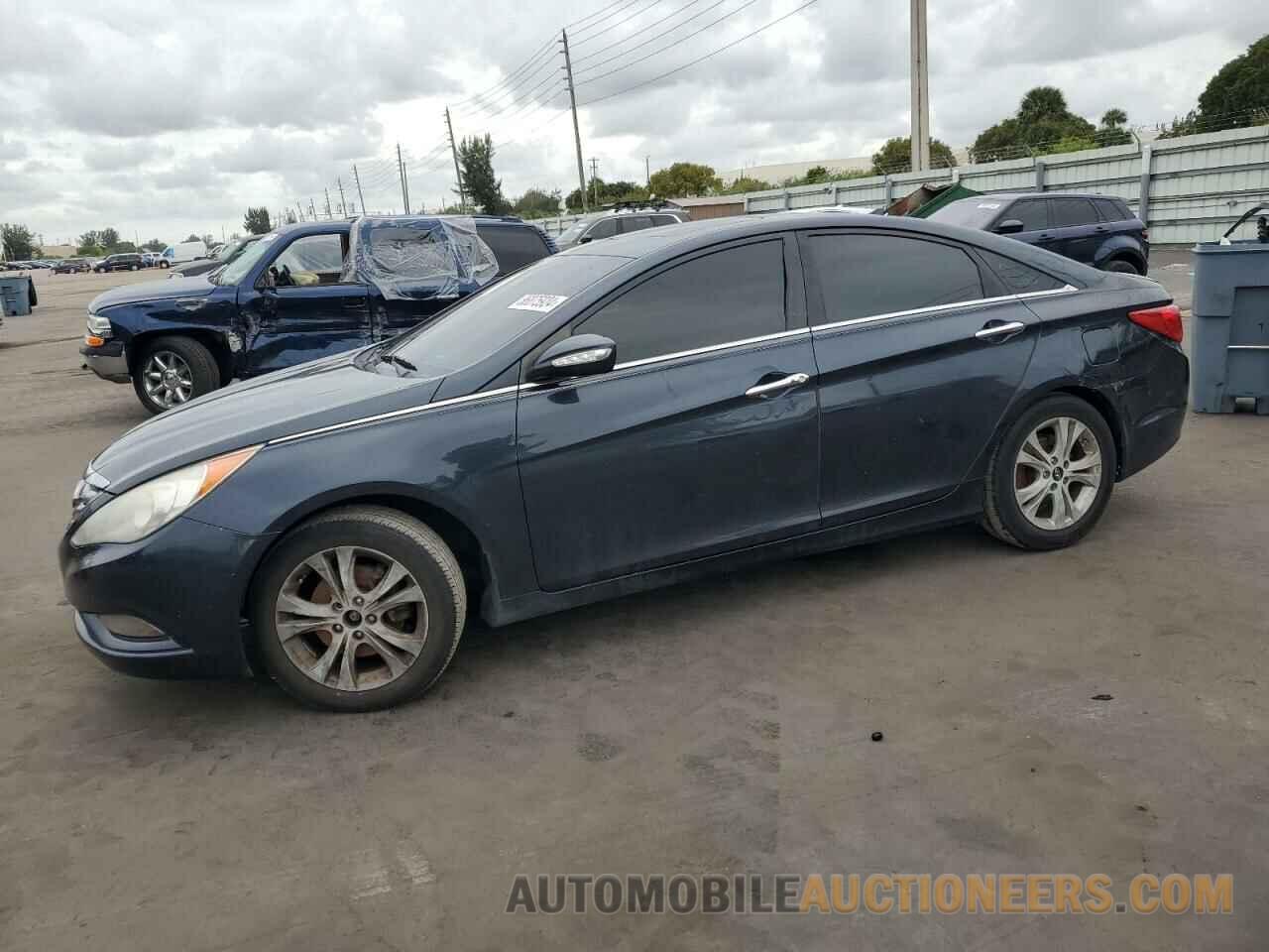 5NPEC4AC8BH269446 HYUNDAI SONATA 2011