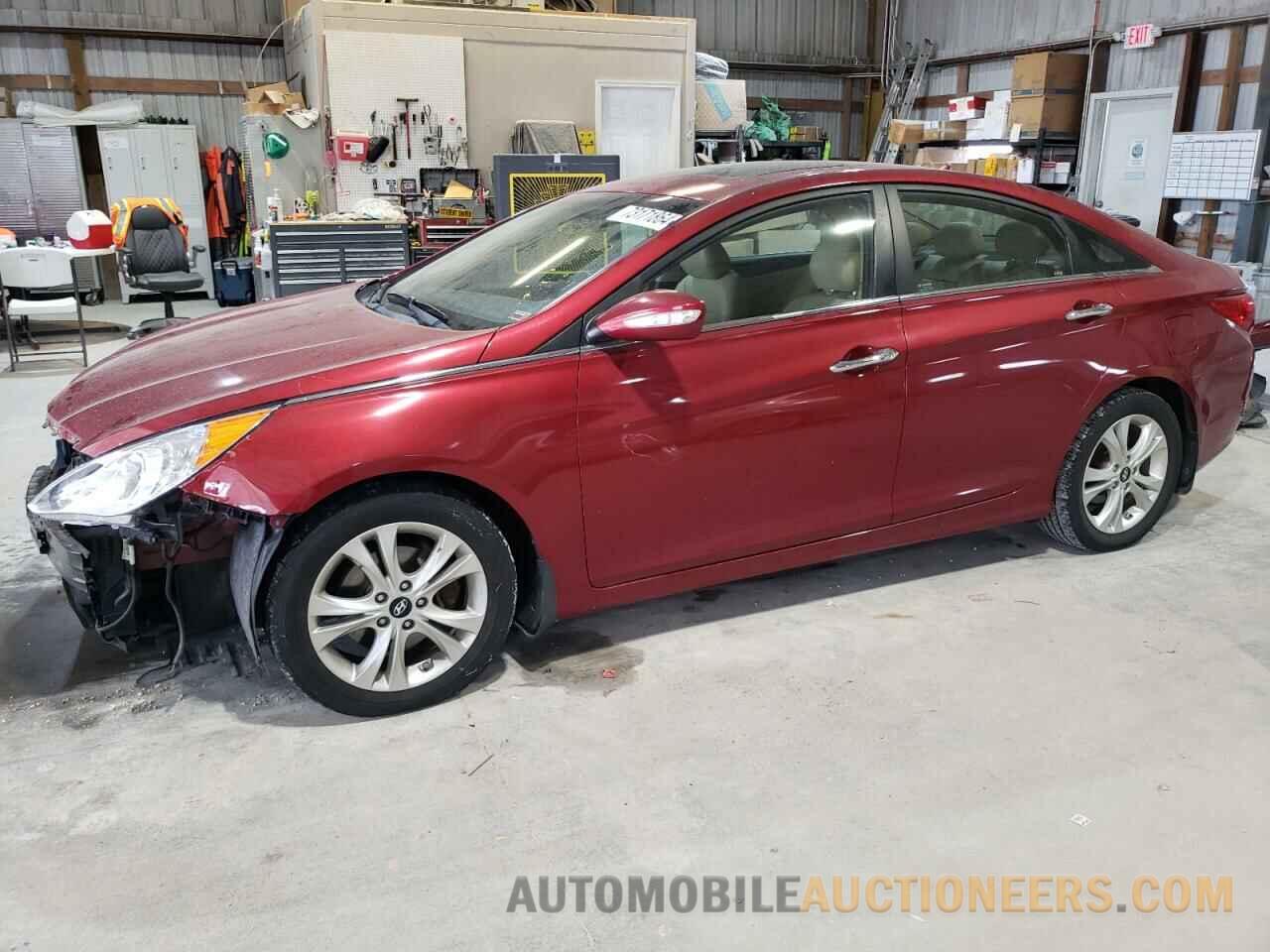 5NPEC4AC8BH305555 HYUNDAI SONATA 2011