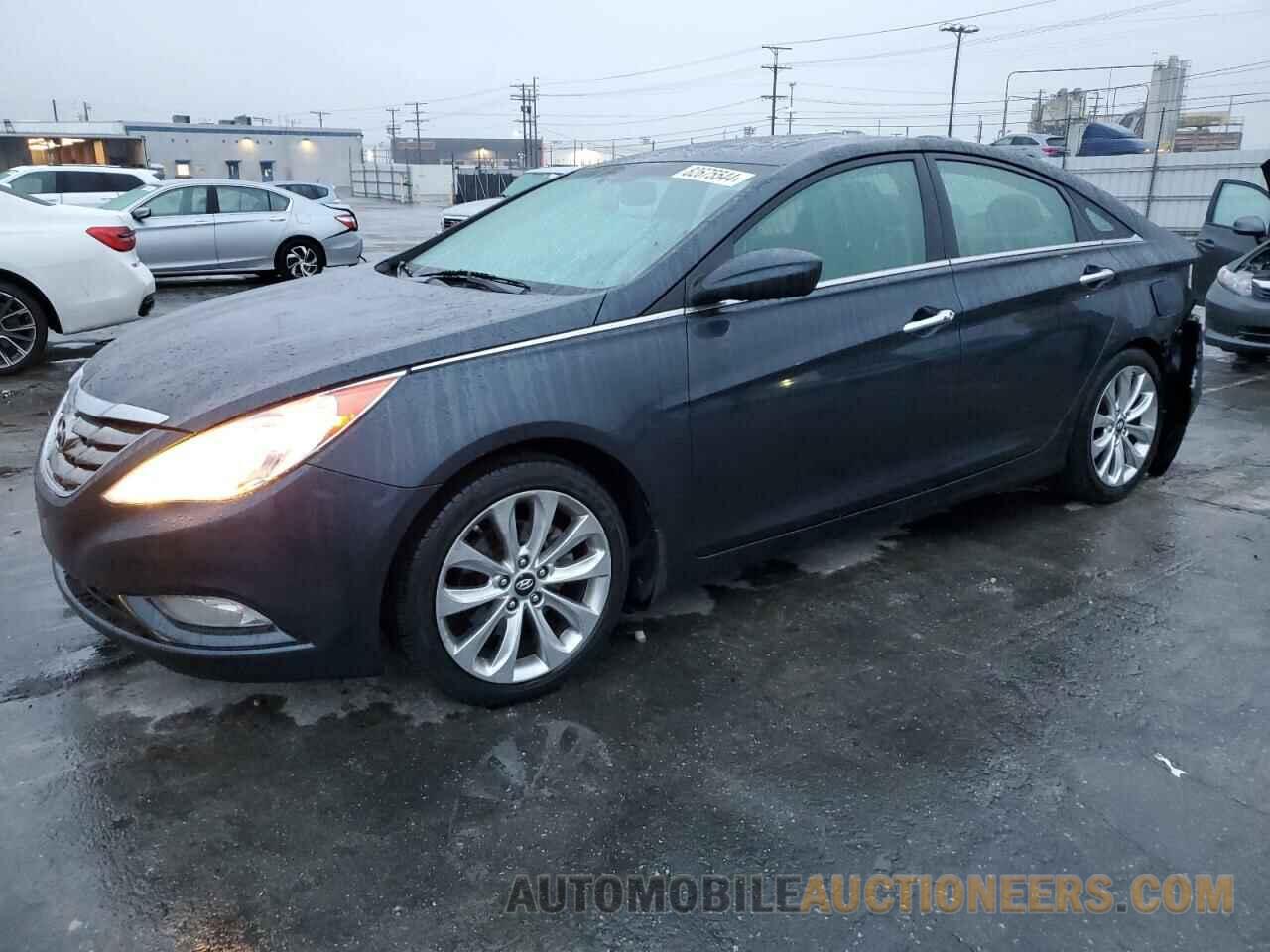 5NPEC4AC9BH281072 HYUNDAI SONATA 2011