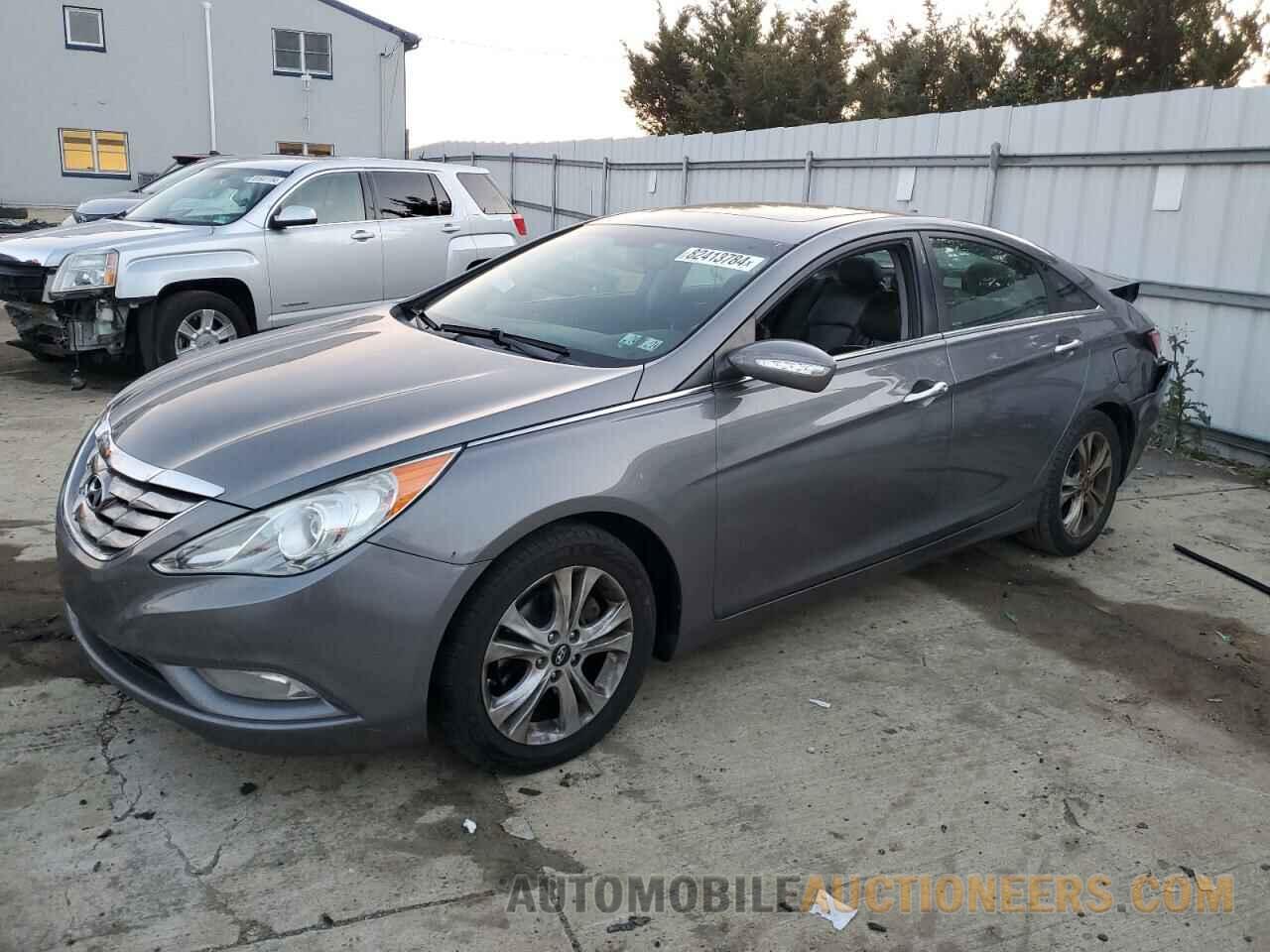 5NPEC4AC9BH306889 HYUNDAI SONATA 2011