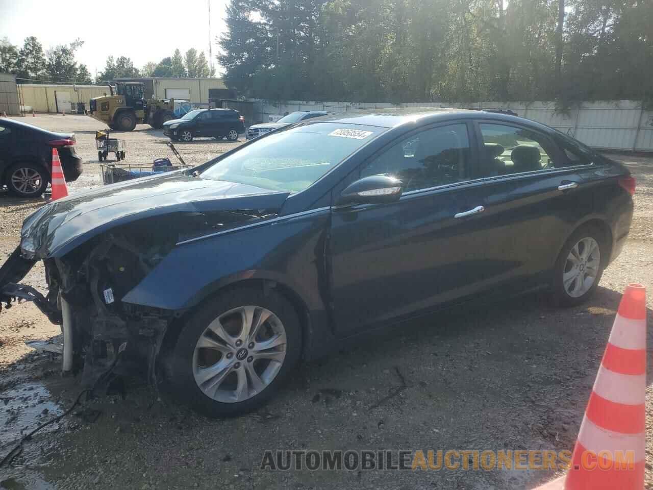 5NPEC4ACXBH022929 HYUNDAI SONATA 2011