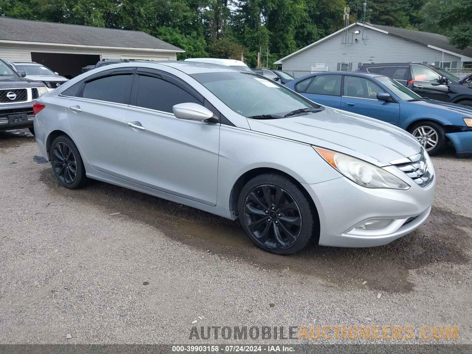 5NPEC4ACXBH039844 HYUNDAI SONATA 2011