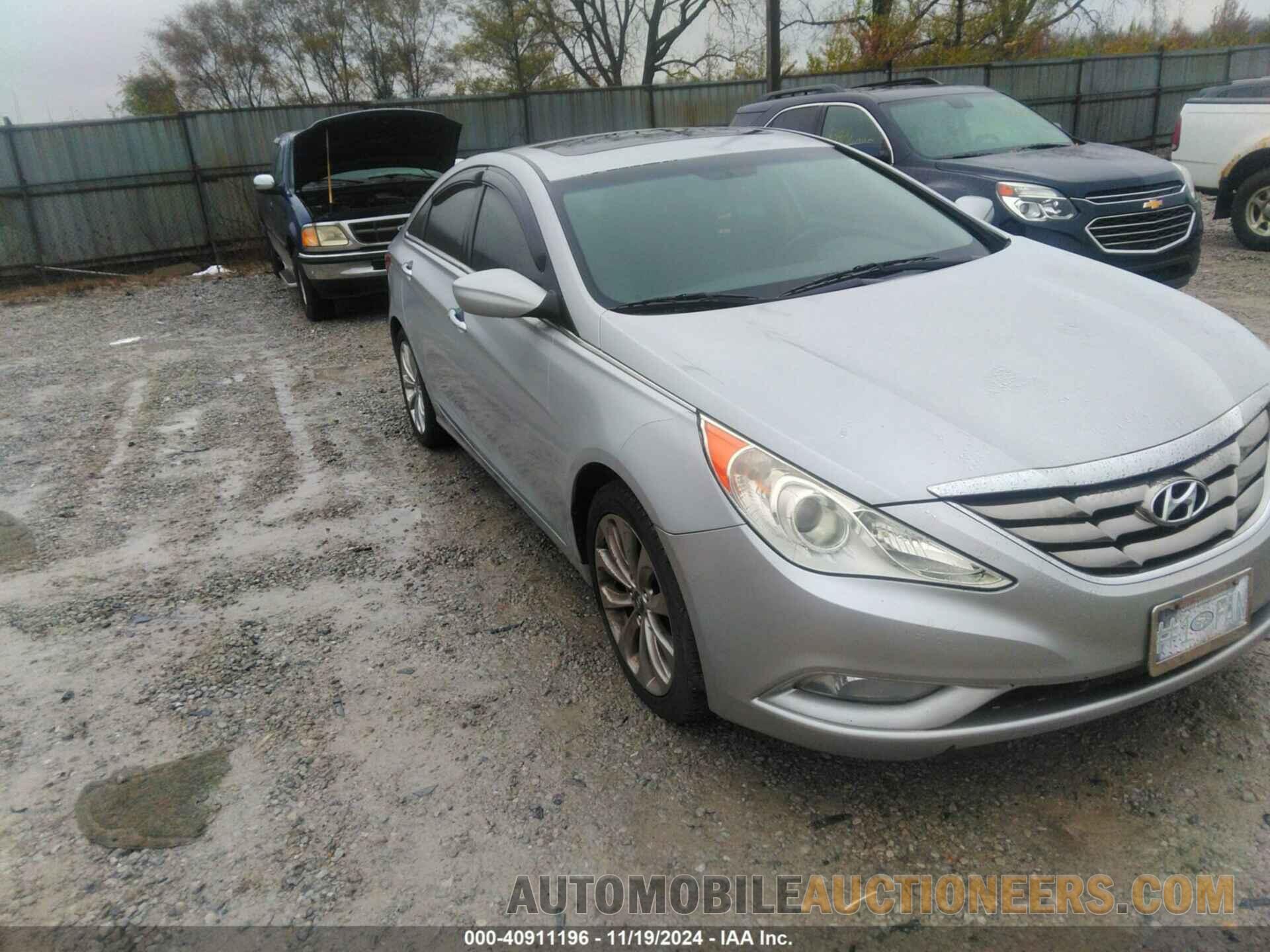 5NPEC4ACXBH040038 HYUNDAI SONATA 2011