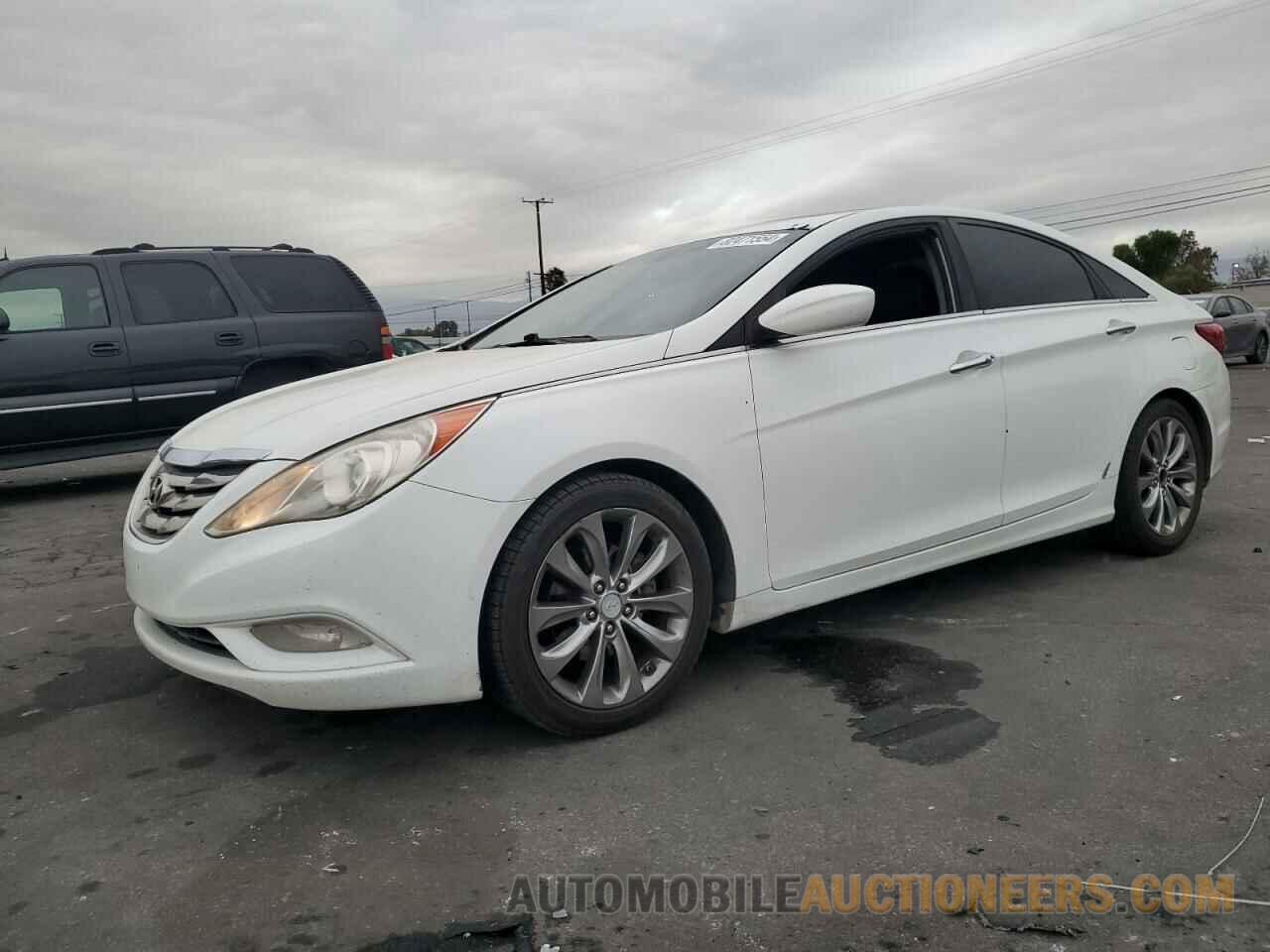 5NPEC4ACXBH097940 HYUNDAI SONATA 2011