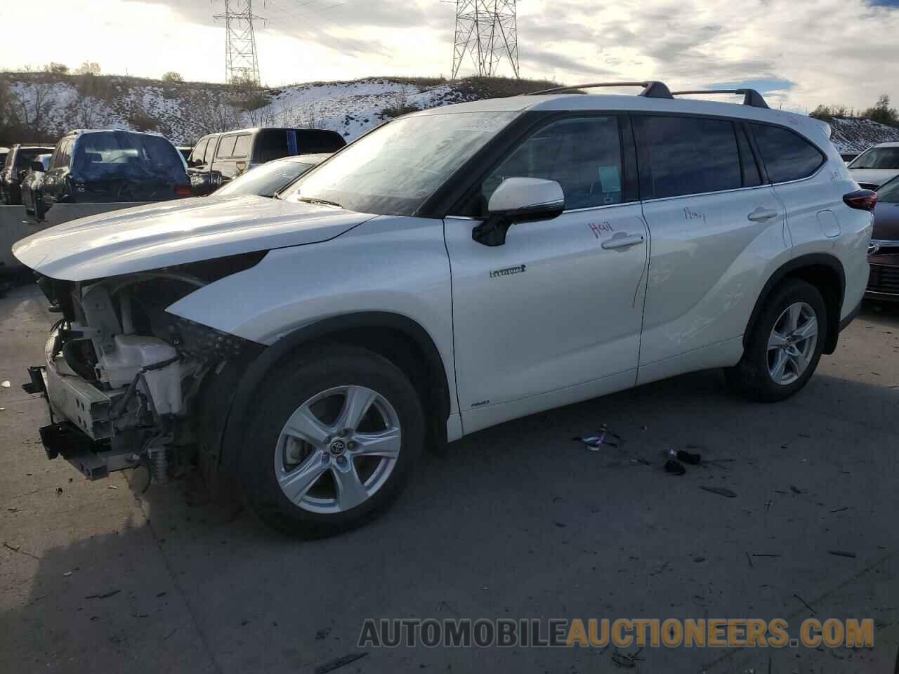 5TDBBRCH4MS525932 TOYOTA HIGHLANDER 2021