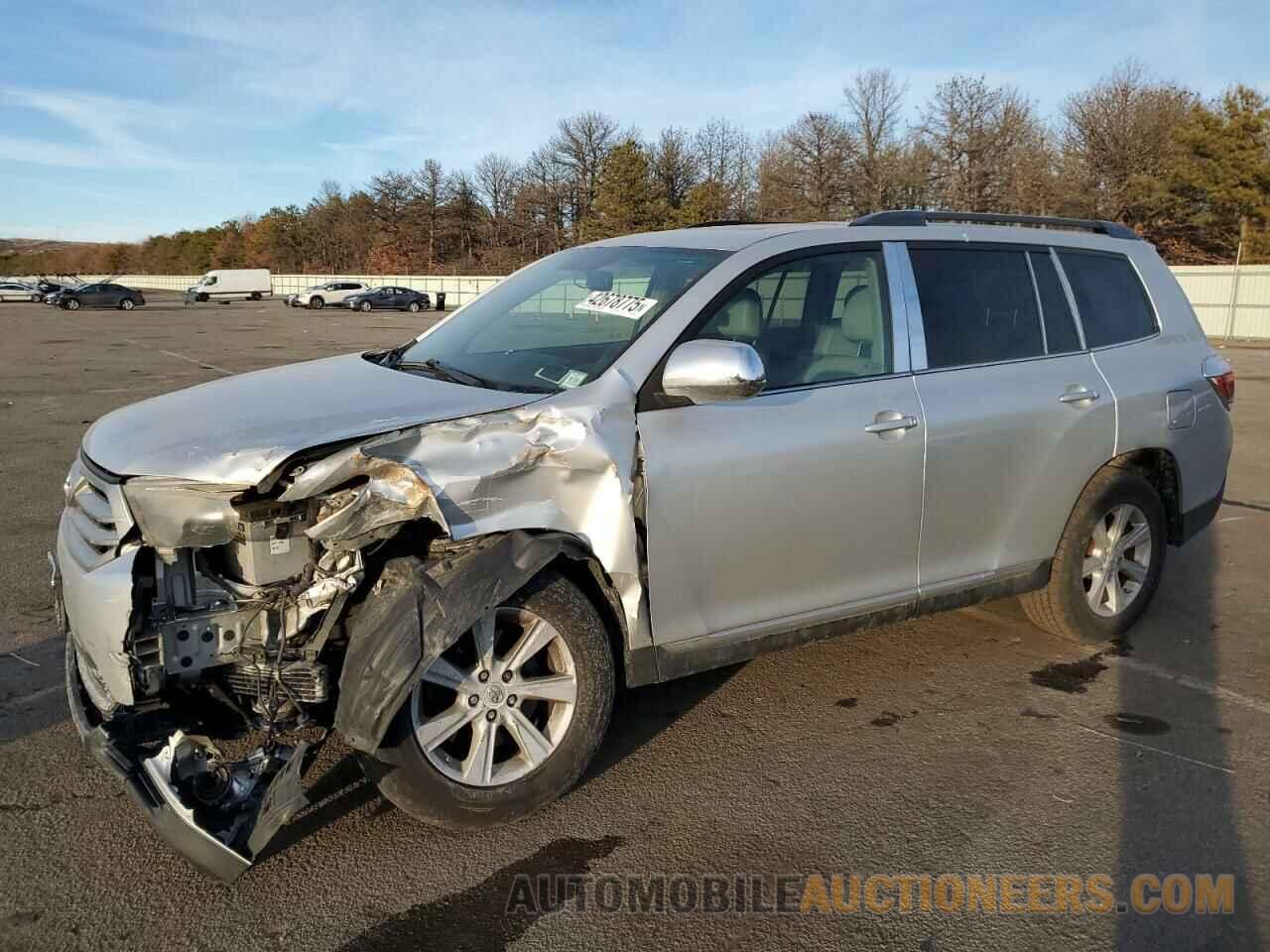 5TDBK3EH1DS242981 TOYOTA HIGHLANDER 2013