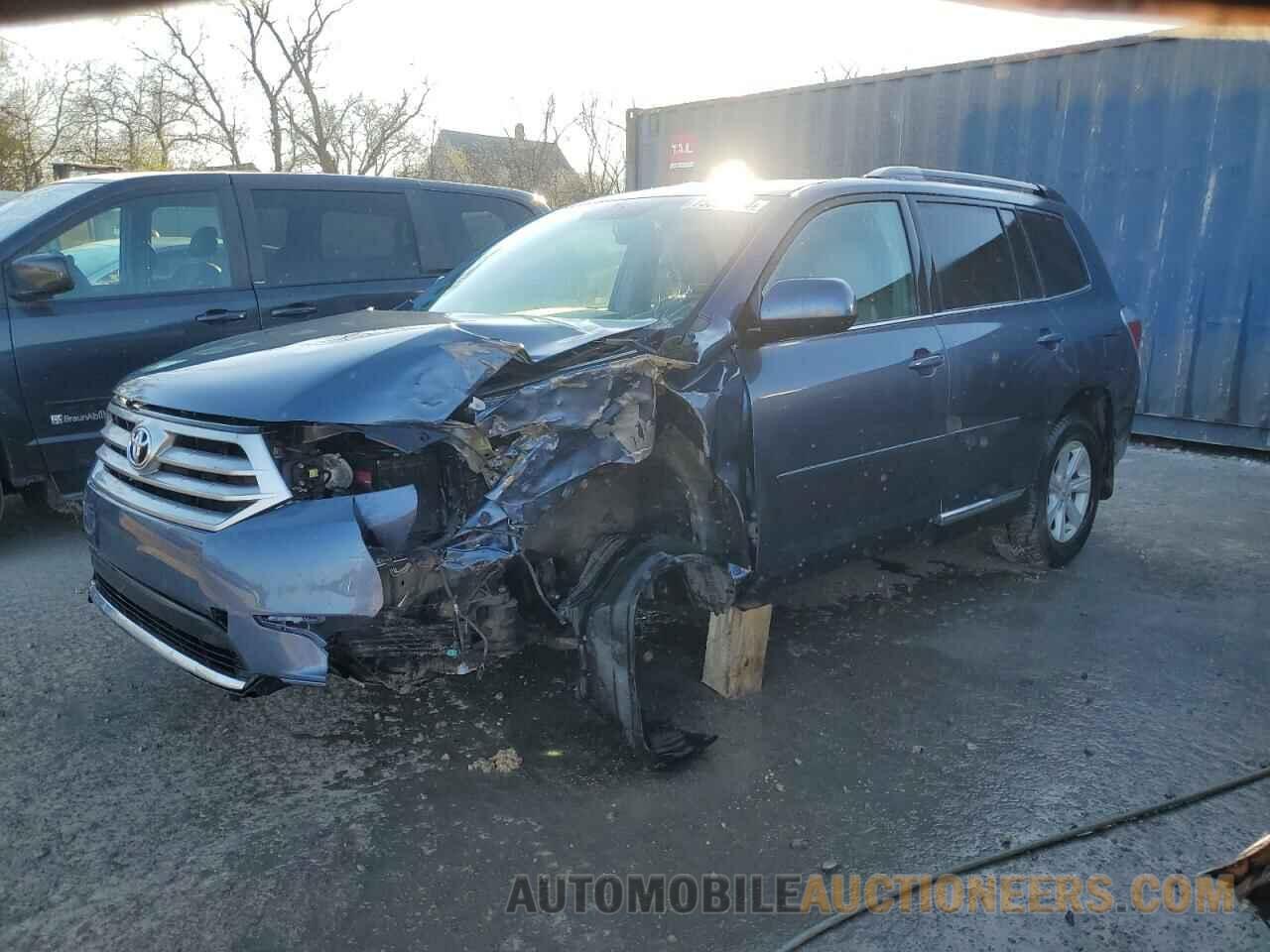 5TDBK3EH9DS263657 TOYOTA HIGHLANDER 2013