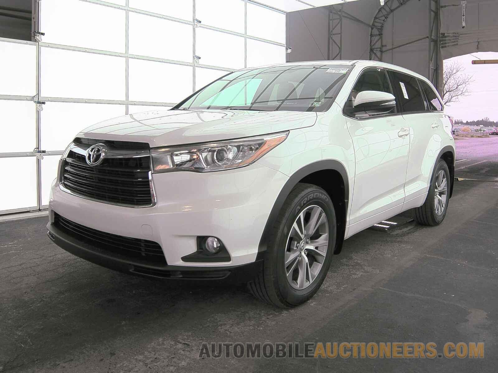 5TDBKRFH0FS172149 Toyota Highlander 2015