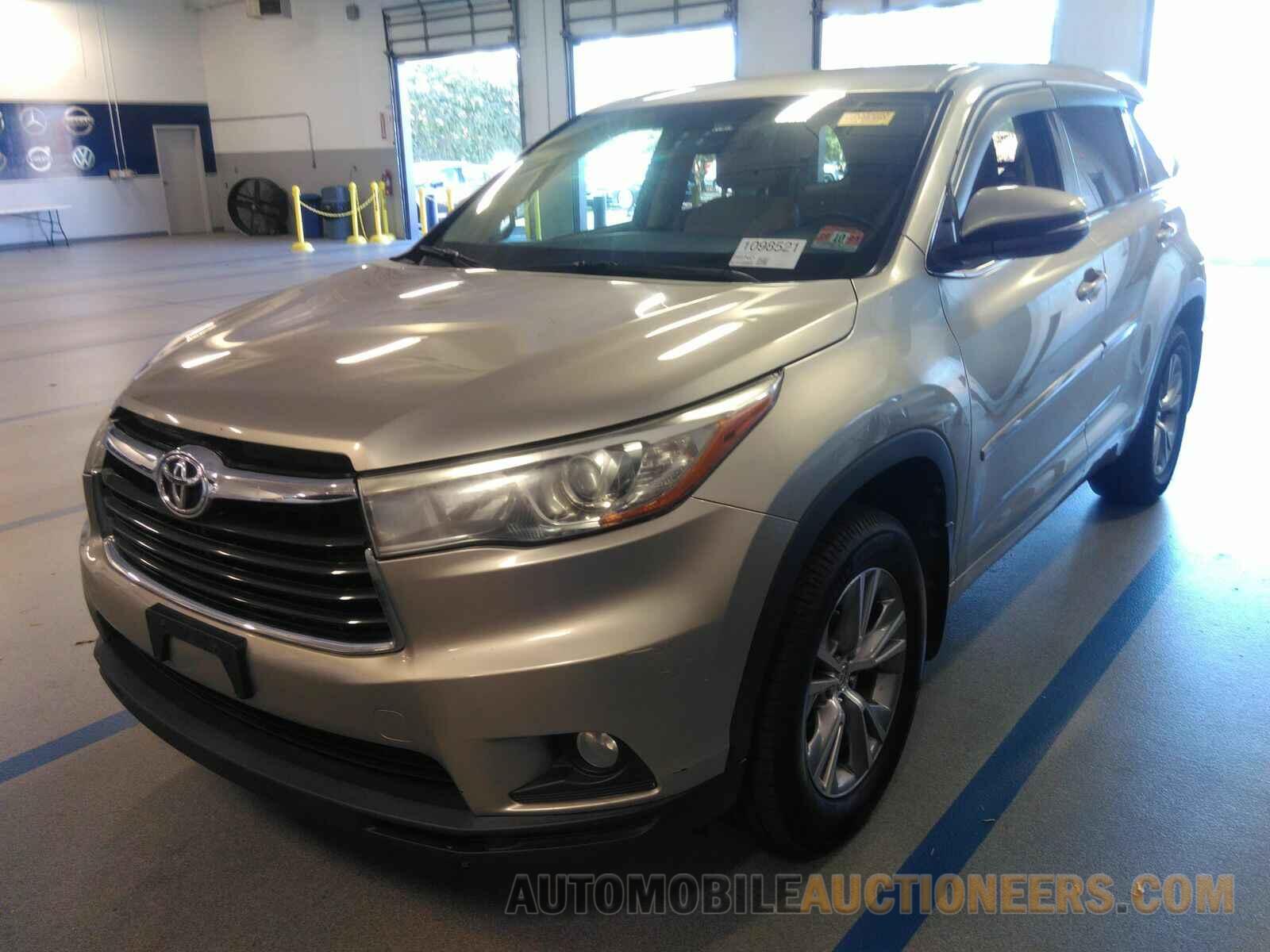 5TDBKRFH6FS214355 Toyota Highlander 2015