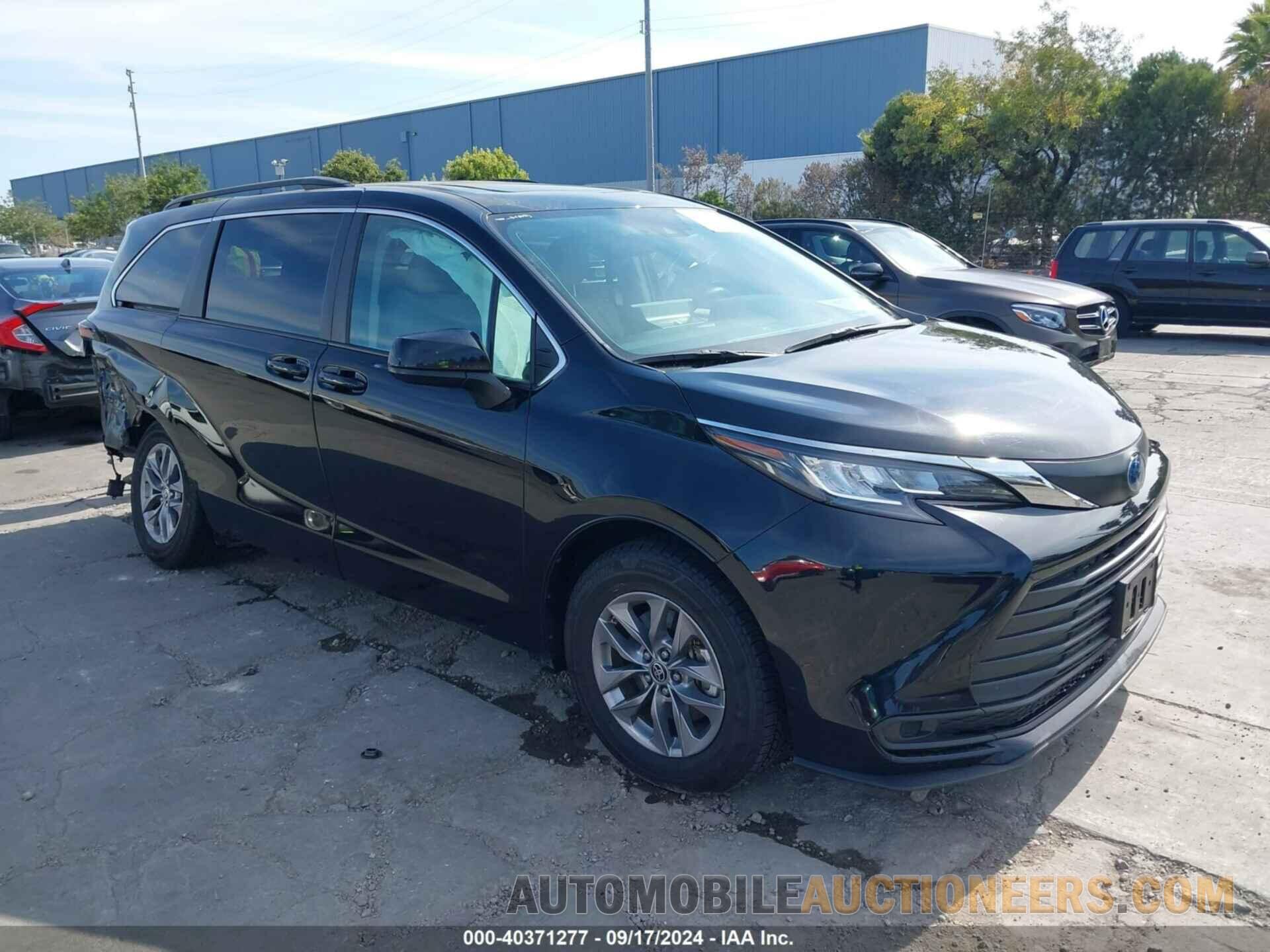 5TDBRKEC5PS142123 TOYOTA SIENNA 2023