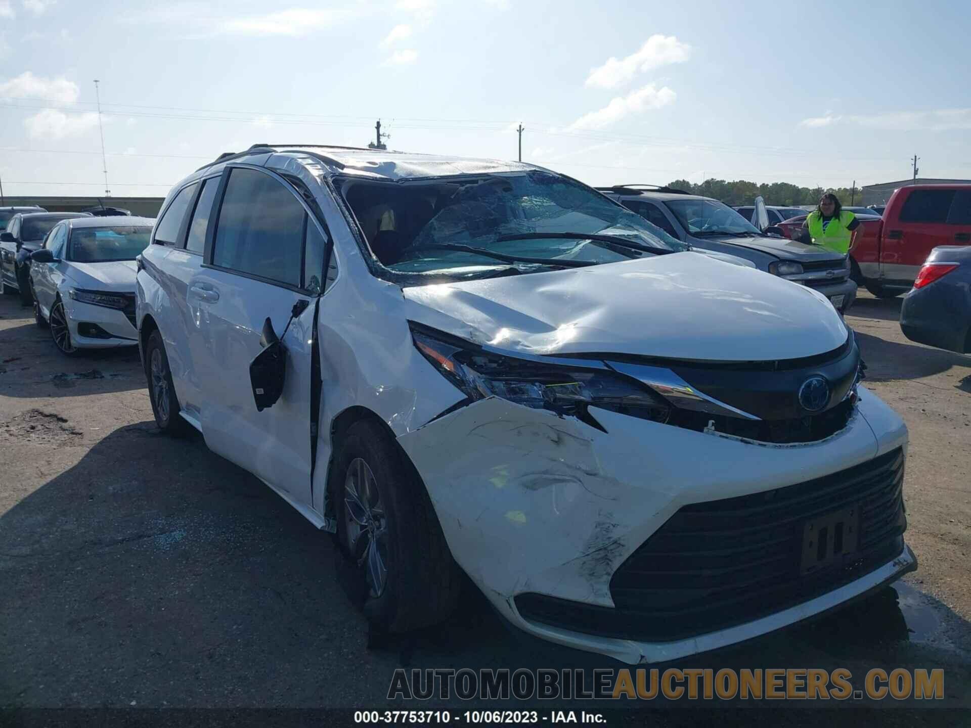 5TDBRKEC8PS174144 TOYOTA SIENNA 2023