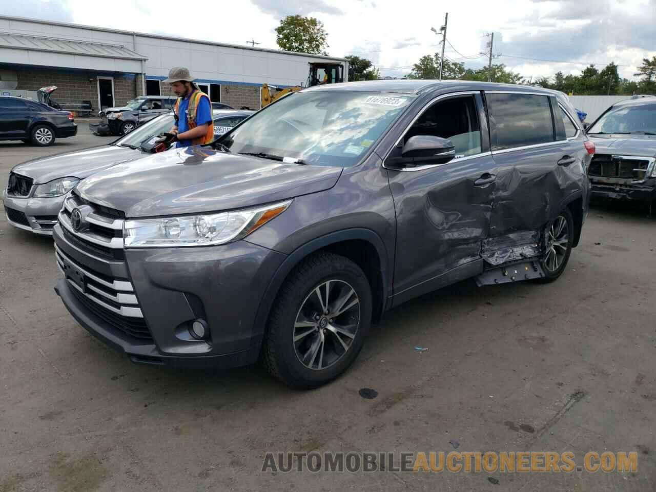 5TDBZRFH1HS430872 TOYOTA HIGHLANDER 2017