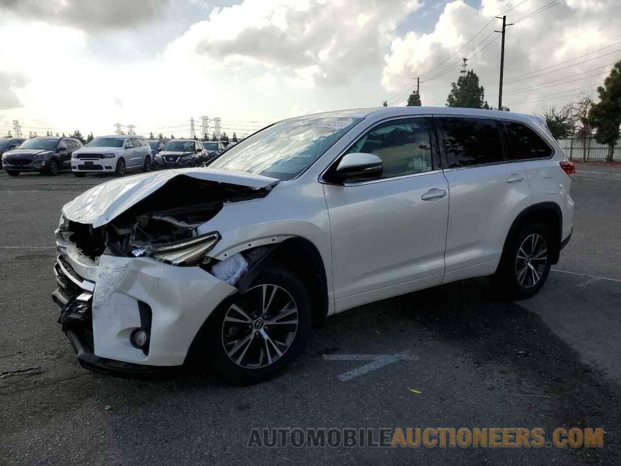 5TDBZRFH3JS489654 TOYOTA HIGHLANDER 2018