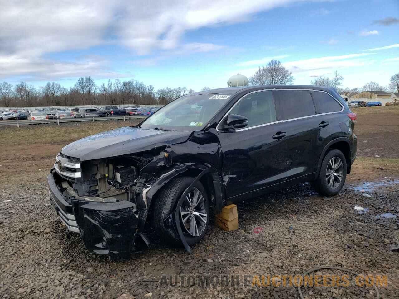 5TDBZRFH8JS878466 TOYOTA HIGHLANDER 2018