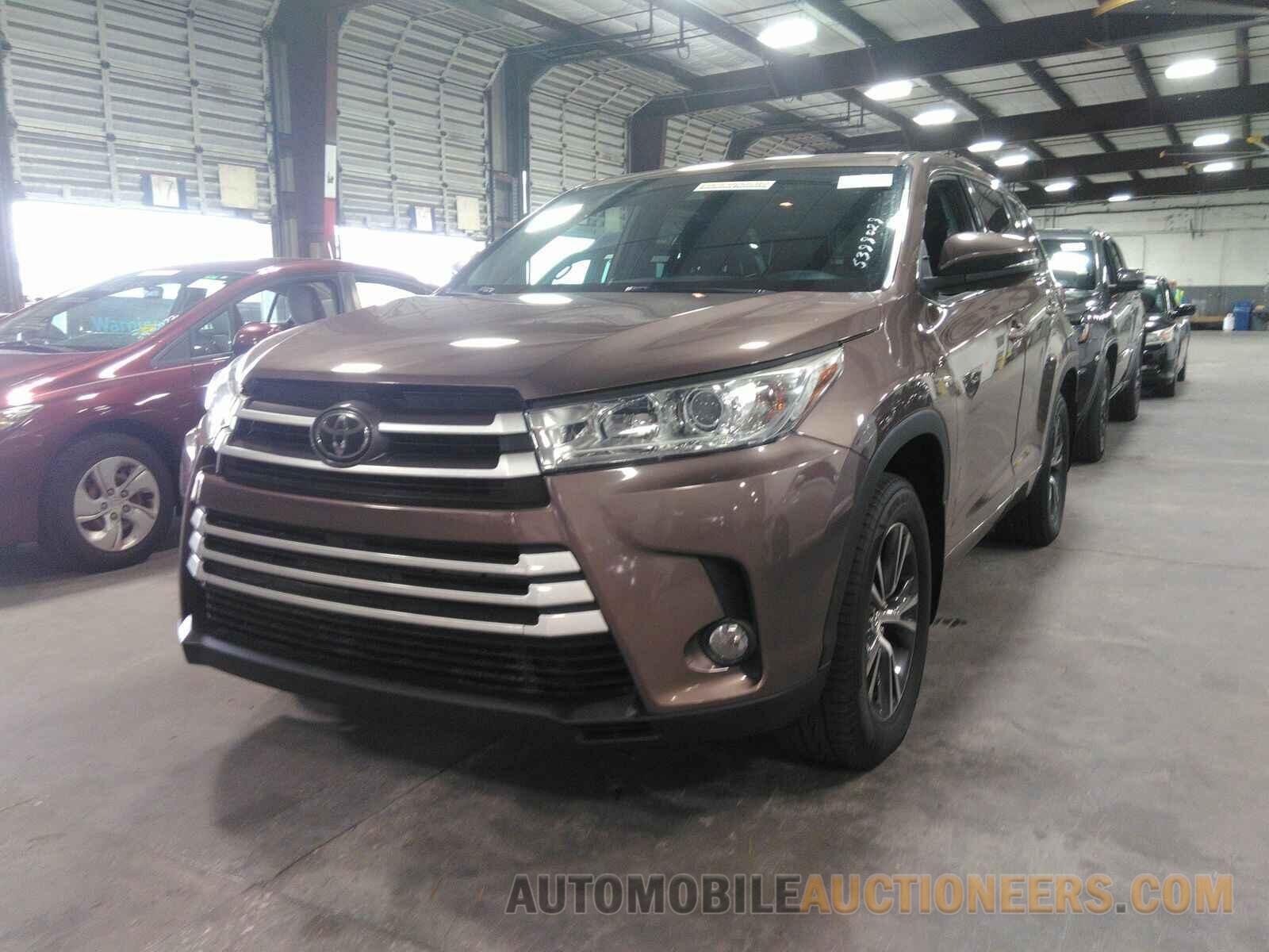 5TDBZRFH9JS802674 Toyota Highlander 2018