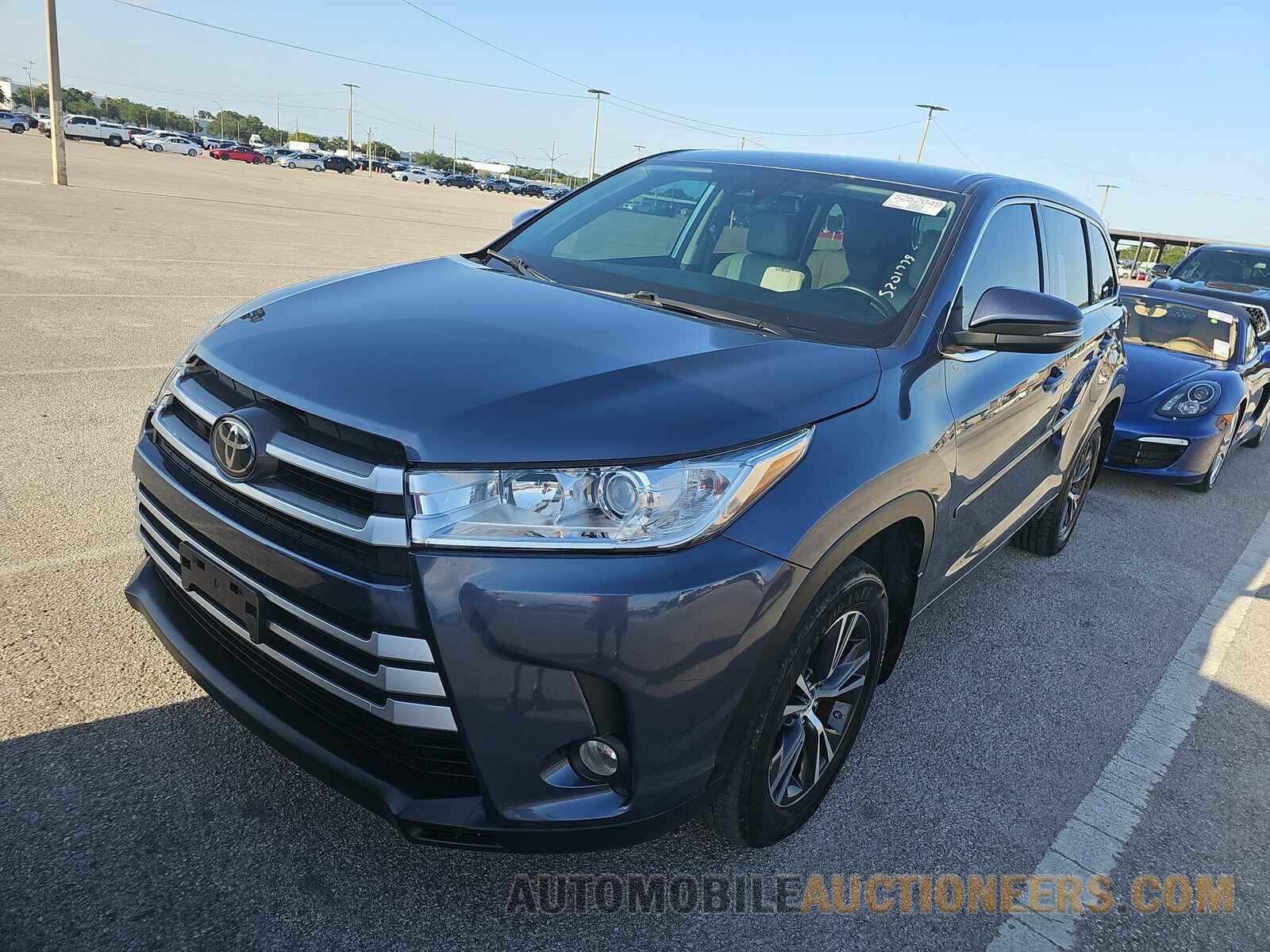 5TDBZRFHXJS492048 Toyota Highlander 2018