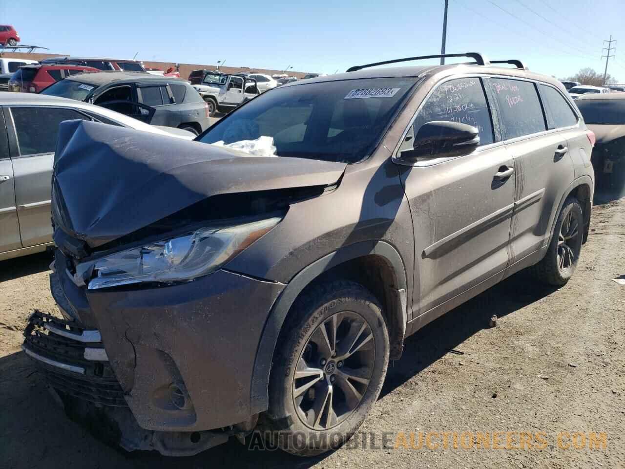 5TDBZRFHXJS815899 TOYOTA HIGHLANDER 2018