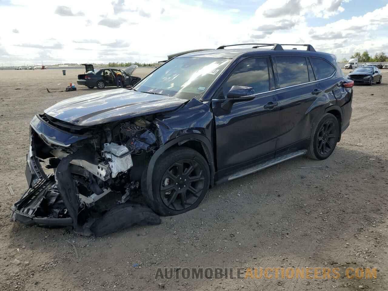 5TDCZRAH5NS130114 TOYOTA HIGHLANDER 2022