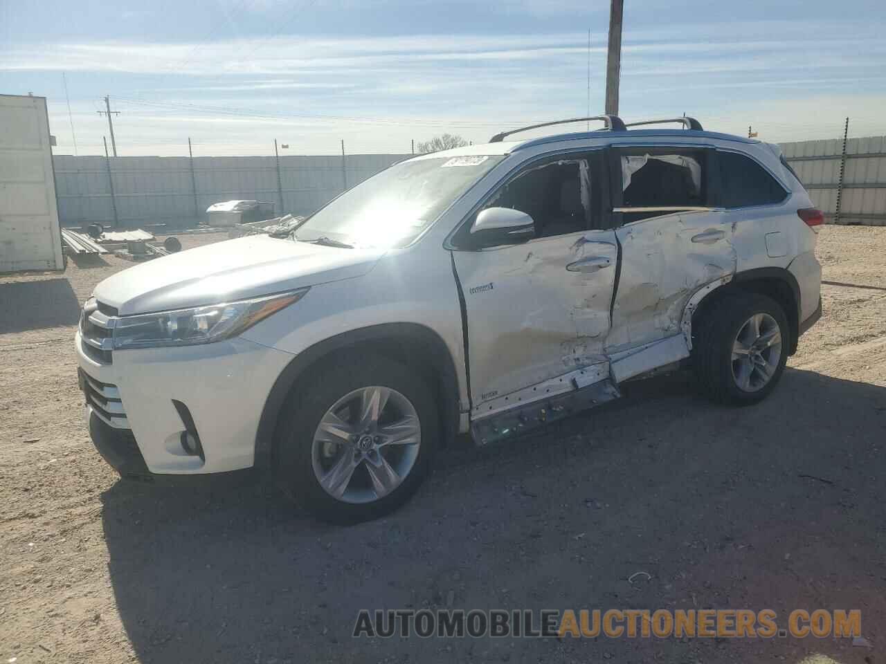 5TDDGRFH8HS032184 TOYOTA HIGHLANDER 2017