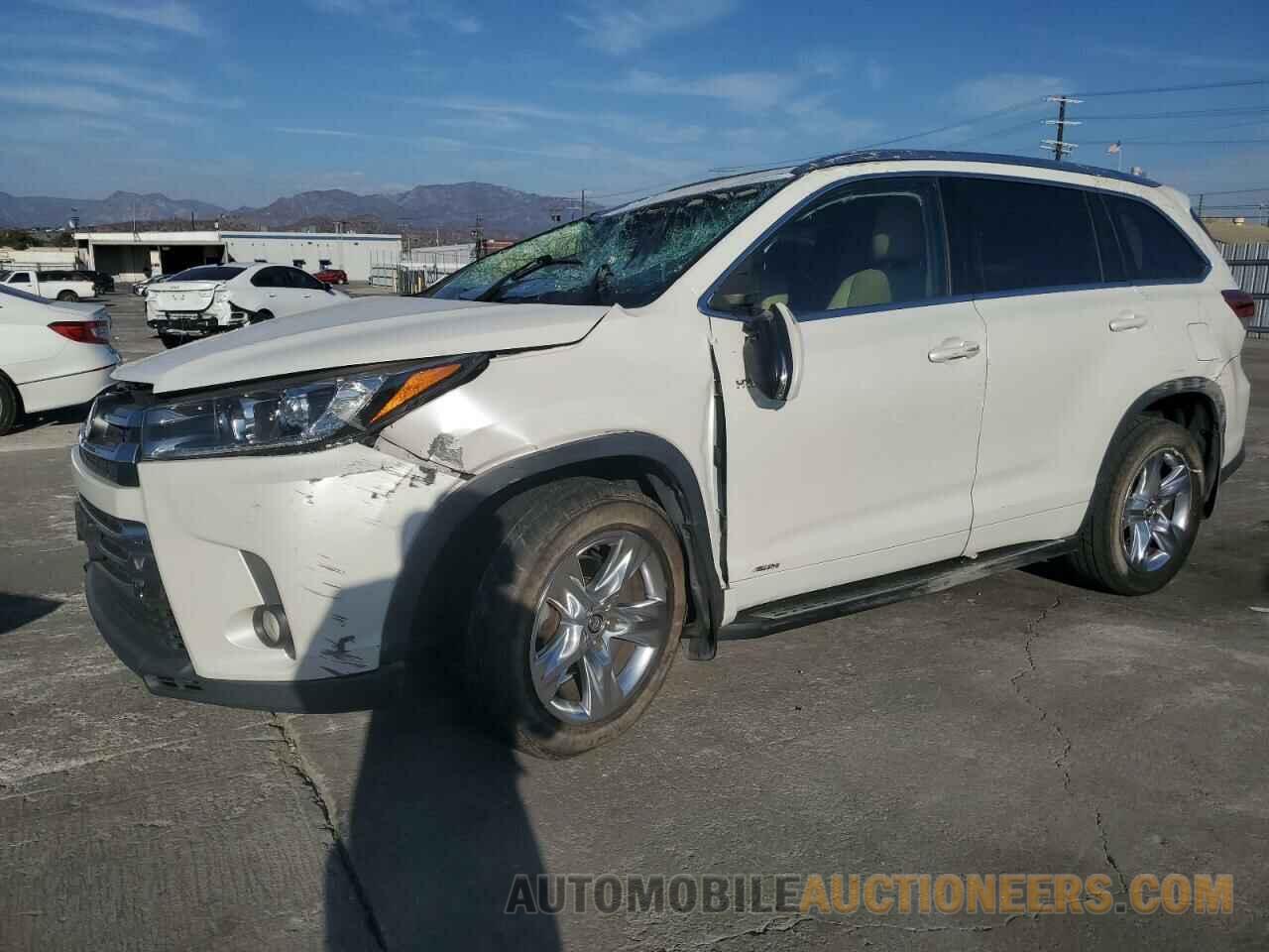 5TDDGRFHXHS032445 TOYOTA HIGHLANDER 2017