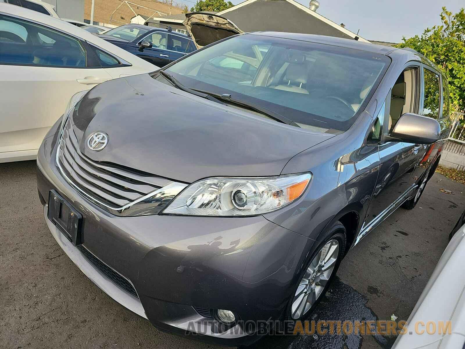 5TDDK3DC3FS106918 Toyota Sienna 2015