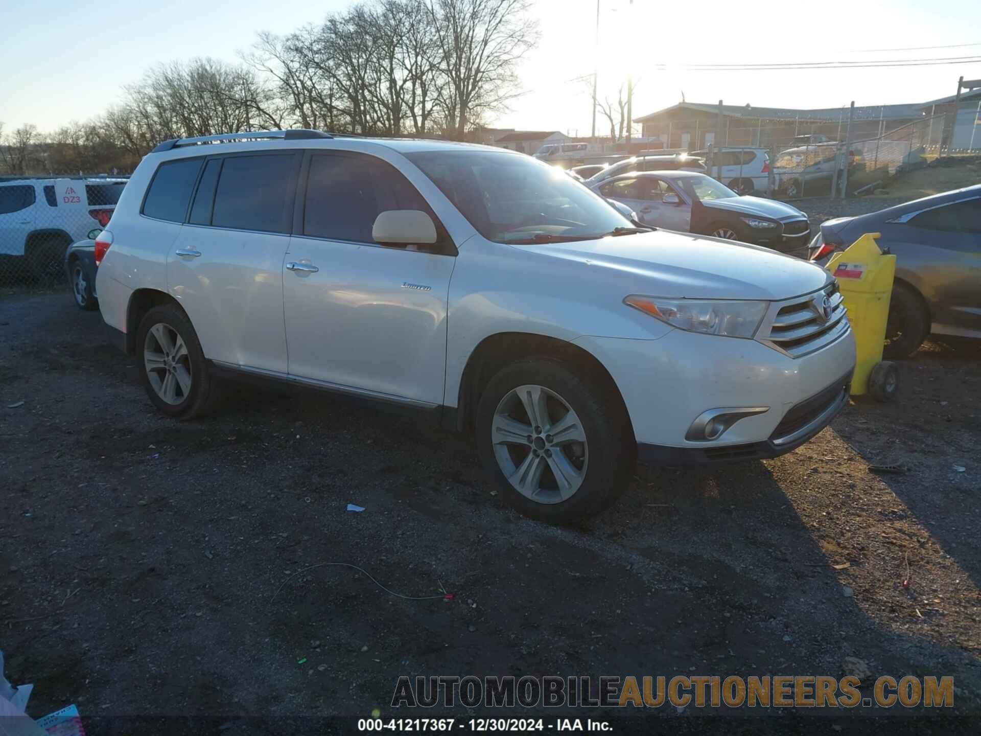 5TDDK3EH8DS215401 TOYOTA HIGHLANDER 2013