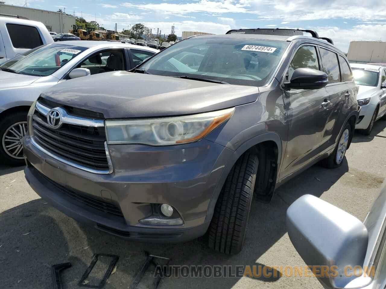 5TDDKRFH8FS119336 TOYOTA HIGHLANDER 2015