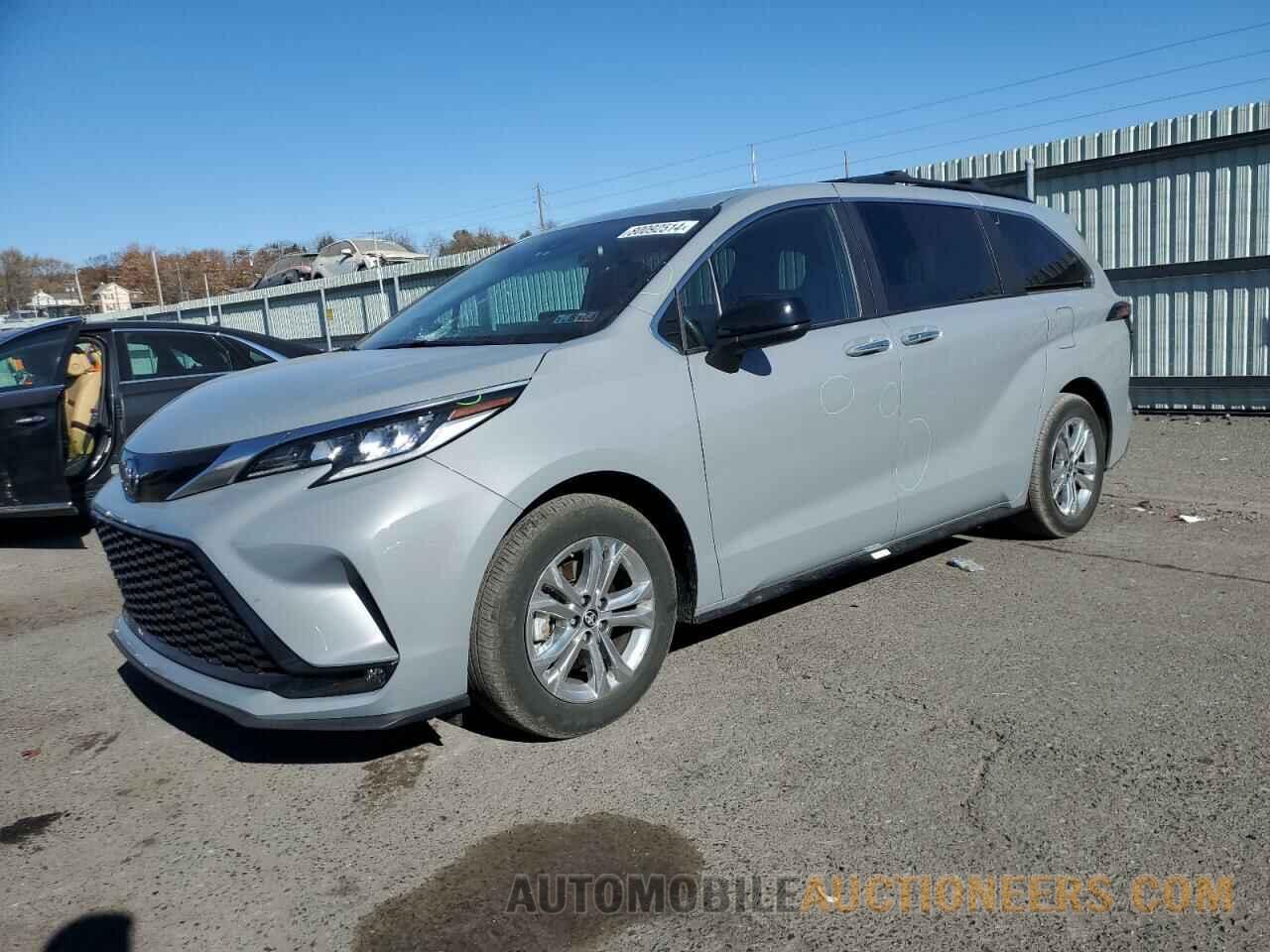 5TDDSKFC7PS107370 TOYOTA SIENNA 2023