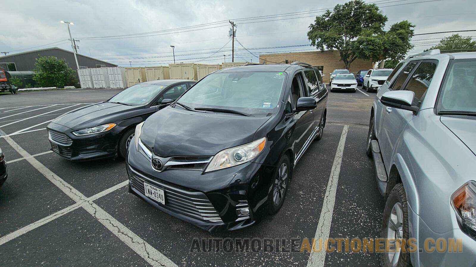 5TDDZ3DC9JS206624 Toyota Sienna 2018