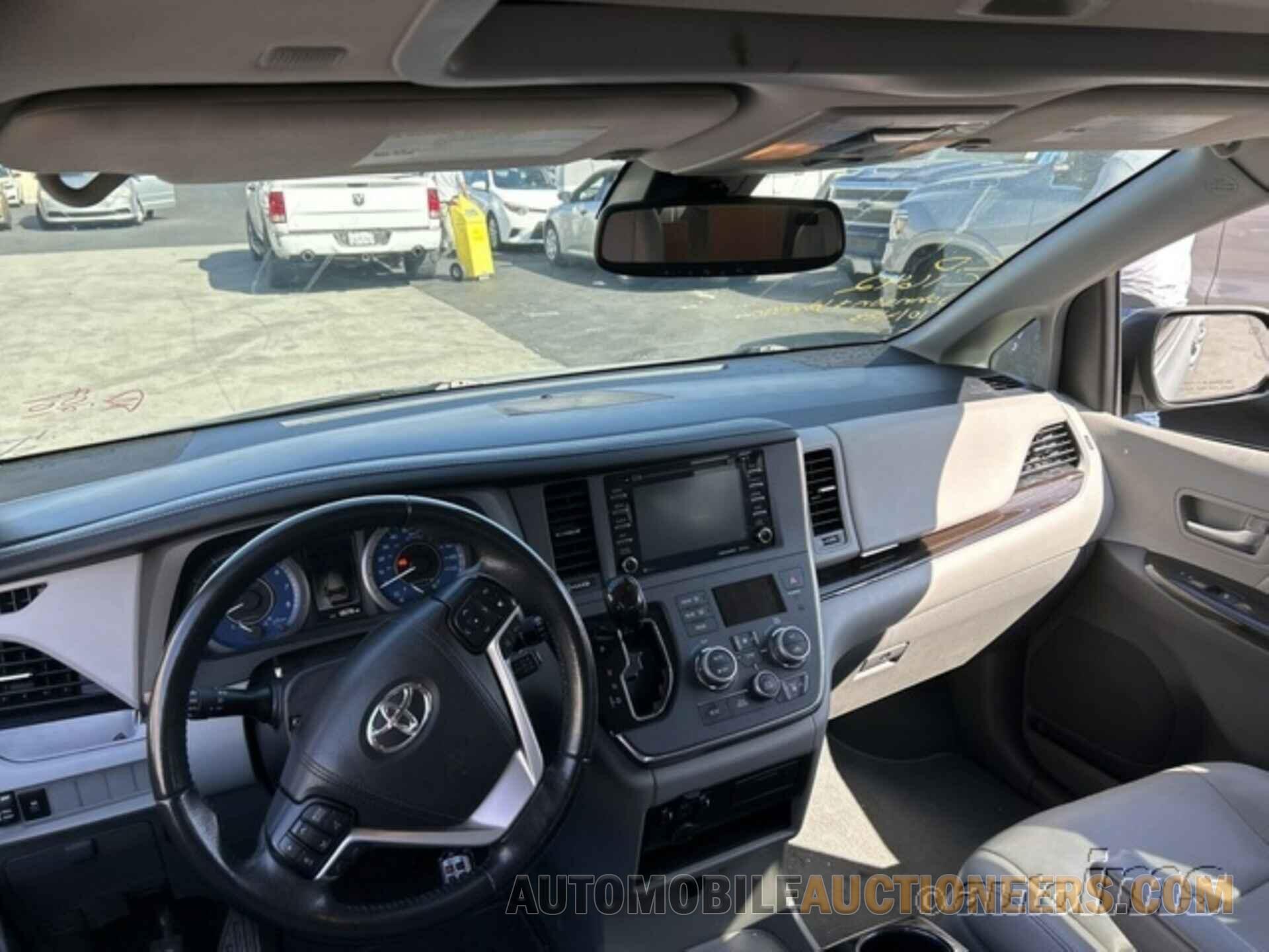 5TDDZ3DC9KS220475 TOYOTA SIENNA 2019