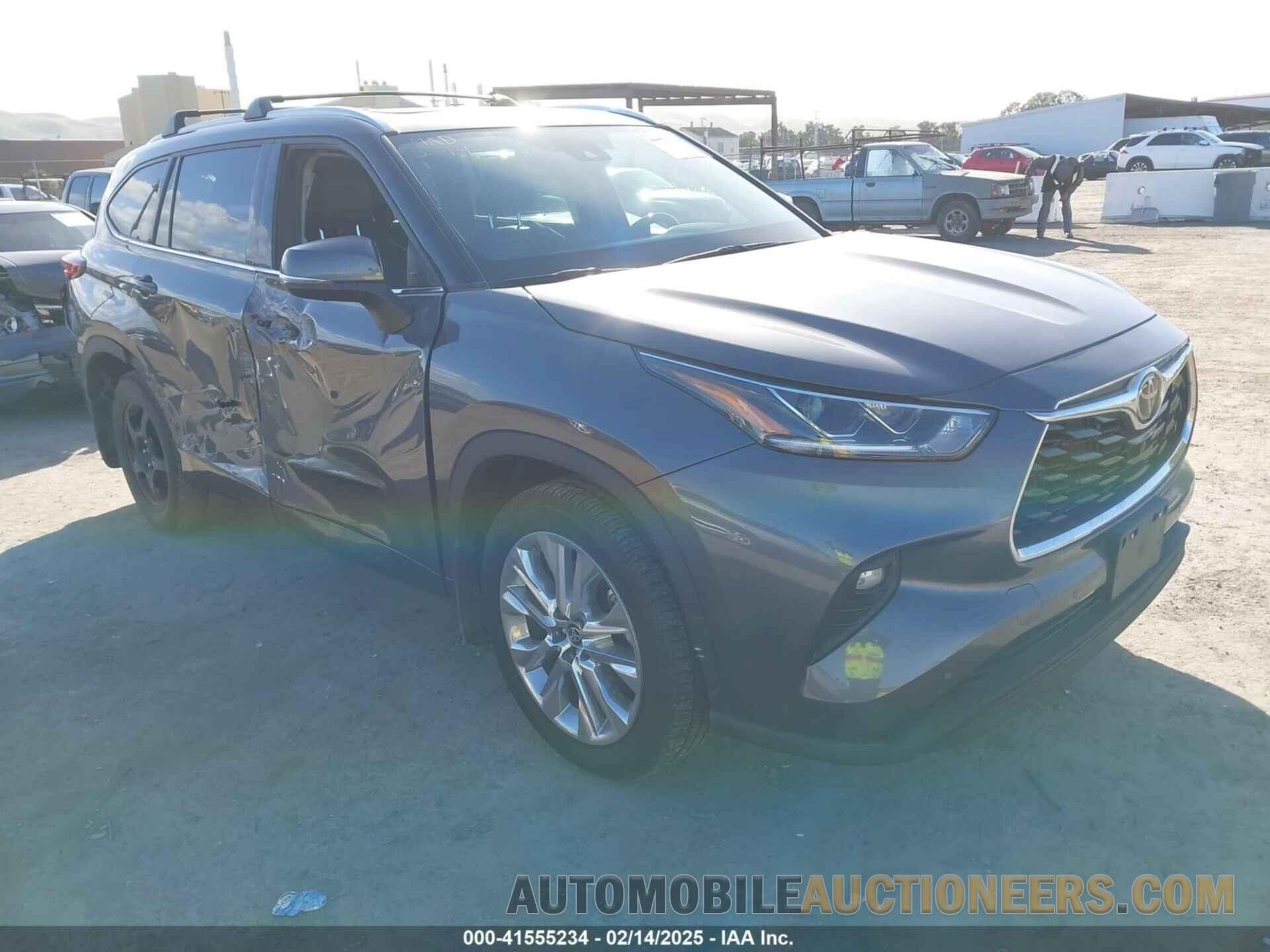 5TDDZRBH1NS175621 TOYOTA HIGHLANDER 2022