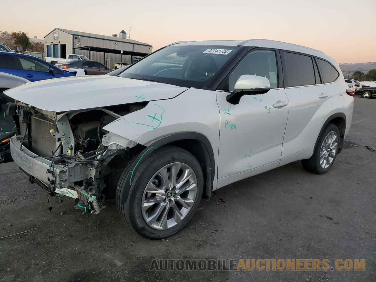 5TDDZRBH1NS208343 TOYOTA HIGHLANDER 2022