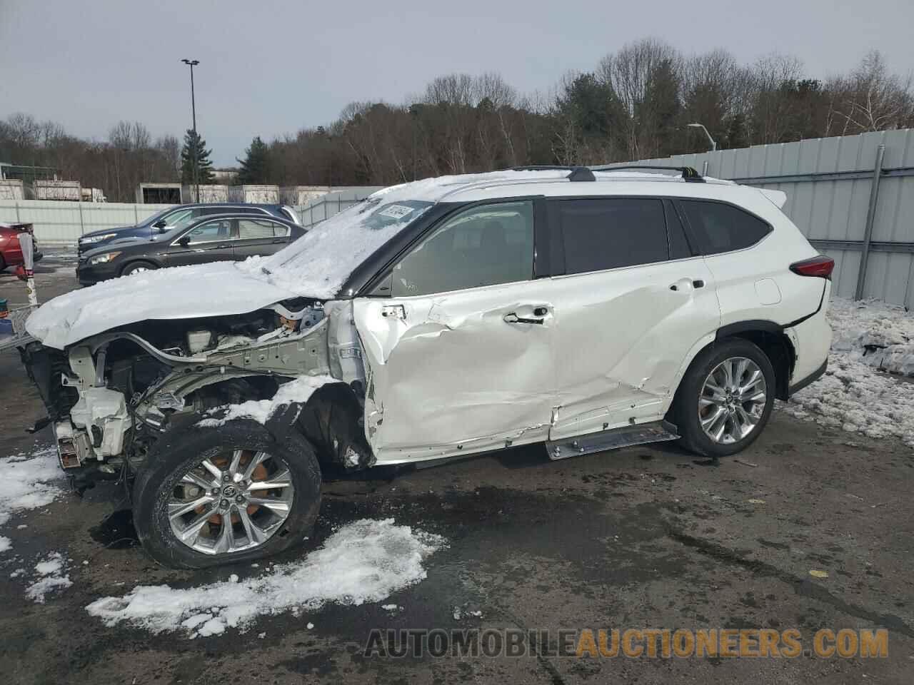 5TDDZRBHXNS217820 TOYOTA HIGHLANDER 2022