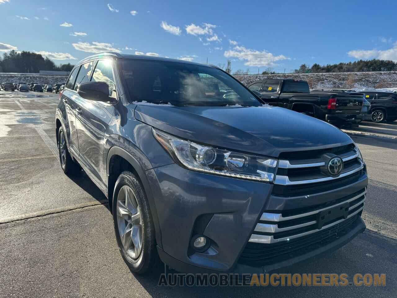 5TDDZRFH0KS939643 TOYOTA HIGHLANDER 2019