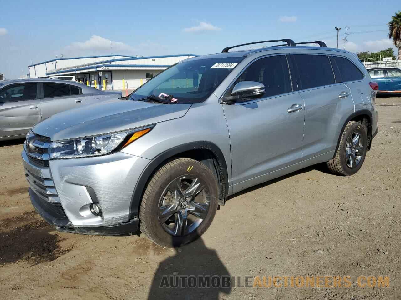 5TDDZRFH4HS476379 TOYOTA HIGHLANDER 2017