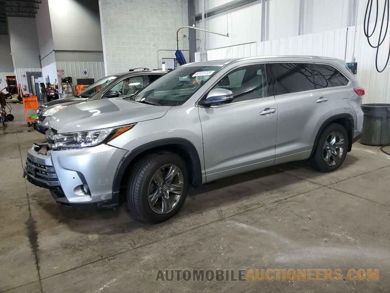 5TDDZRFH8HS482878 TOYOTA HIGHLANDER 2017