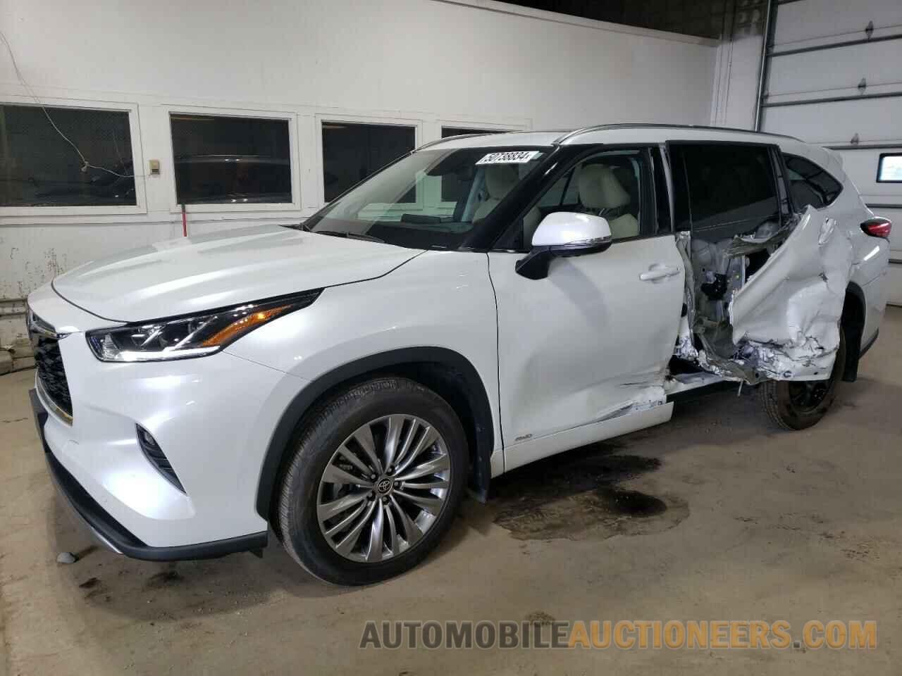 5TDEBRCH9NS070980 TOYOTA HIGHLANDER 2022