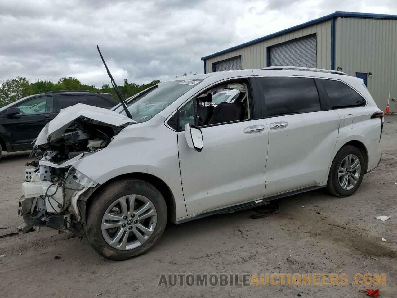 5TDESKFC3RS109429 TOYOTA SIENNA 2024