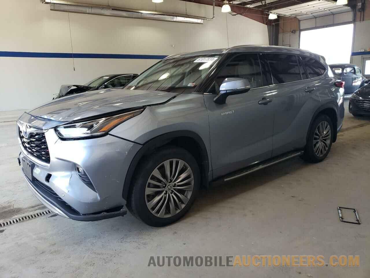 5TDFARAHXMS010814 TOYOTA HIGHLANDER 2021