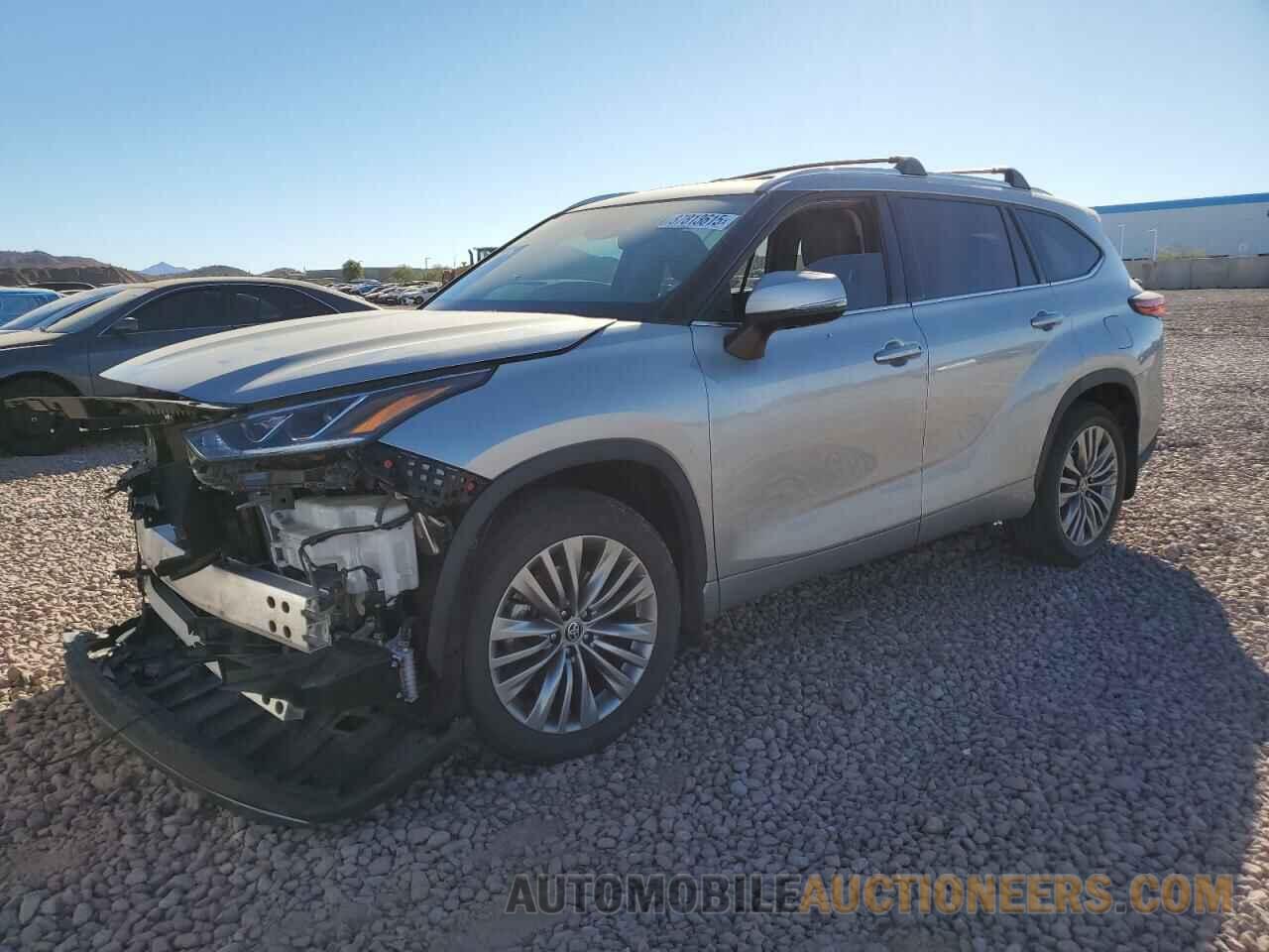 5TDFZRAH8NS132792 TOYOTA HIGHLANDER 2022